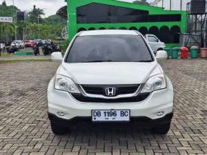 Honda CR-V 2.0 AT lokasi di  , tersedia melalui melalui situs Olx
