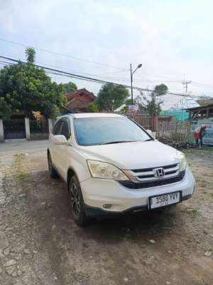 Honda CR-V 2012 Putih lokasi di  , tersedia melalui melalui situs Olx