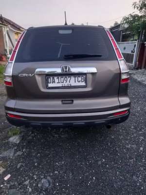 Honda CRV metik lokasi di  , tersedia melalui melalui situs Olx
