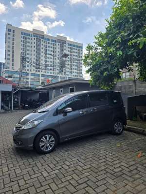 Jual bekas Honda Freed 2013 Bensin,lokasi di  