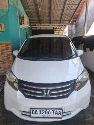 Honda freed , tahun 2010 lokasi di  , tersedia melalui melalui situs Olx