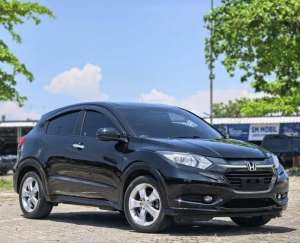 Jual bekas Honda HRV E 2015 Automatic Plat H Istimewa Like New,lokasi di Semarang Kota