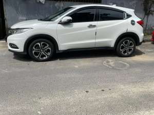 Honda HRV Putih Milik Sendiri lokasi di  , tersedia melalui melalui situs Olx
