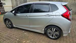 Honda Jazz RS2015 Matic service record honda lokasi di  , tersedia melalui melalui situs Olx