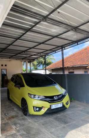 Honda jazz rs 2015 MT lokasi di  , tersedia melalui melalui situs Olx