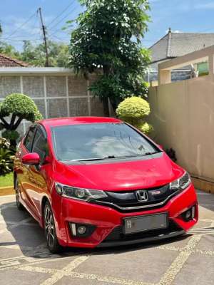 Honda Jazz rs 2017 Mt lokasi di  , tersedia melalui melalui situs Olx