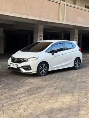 Honda jazz Rs metic lokasi di  , tersedia melalui melalui situs Olx