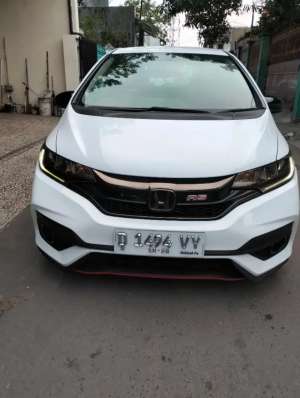 Honda Jazz RS metik th 2015 lokasi di  , tersedia melalui melalui situs Olx