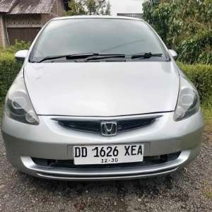 Honda jazz vtec lokasi di  , tersedia melalui melalui situs Olx