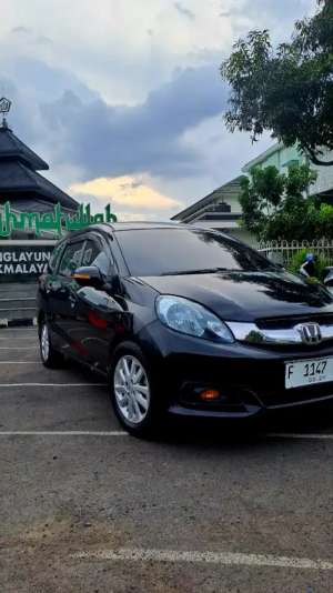 Honda Mobilio E MT 2014 lokasi di  , tersedia melalui melalui situs Olx