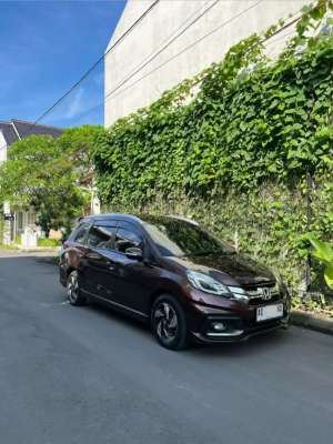 Honda Mobilio RS CVT 2015 lokasi di  , tersedia melalui melalui situs Olx