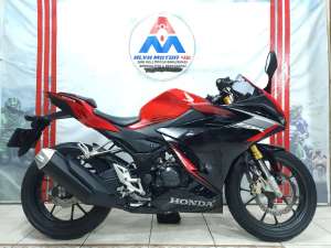 Jual bekas HONDA NEW CBR 150 R USD TH 2022 LOW KM LIKE NEW CASH KREDIT DP 800 RB,lokasi di Jakarta Selatan