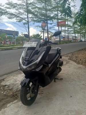 HONDA PCX CBS seri terbaru lokasi di  , tersedia melalui melalui situs Olx