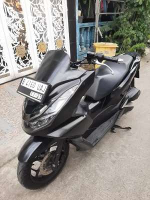 Jual bekas Honda PCX New 160 2022 ABS Keyless ss lengkap mesin bagus plat B DKI,lokasi di Bekasi Kota
