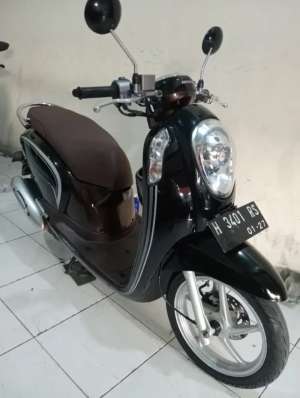 HONDA SCOOPY 2016 lokasi di  , tersedia melalui melalui situs Olx