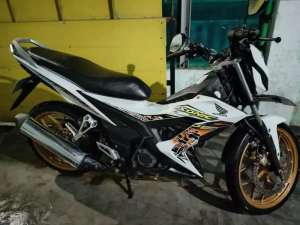 honda sonic 2015. tinggal pakai lokasi di  , tersedia melalui melalui situs Olx