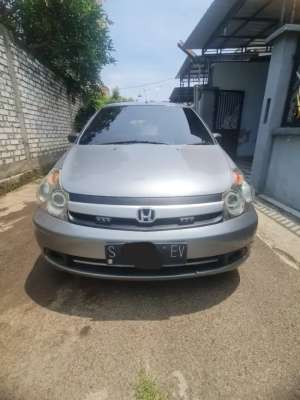 Honda Stream 2005 1.7 MT lokasi di  , tersedia melalui melalui situs Olx