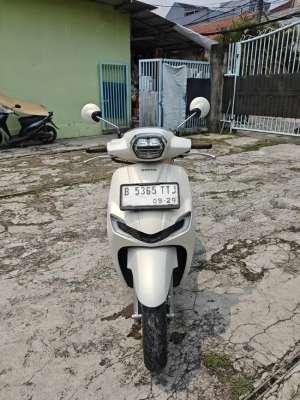 Honda stylo 160cc ABS lokasi di  , tersedia melalui melalui situs Olx