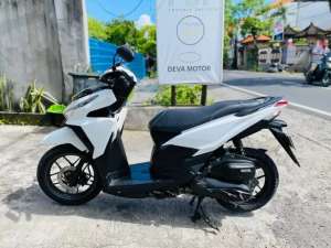 Jual bekas Honda Vario 150 putih Deva motor,lokasi di  