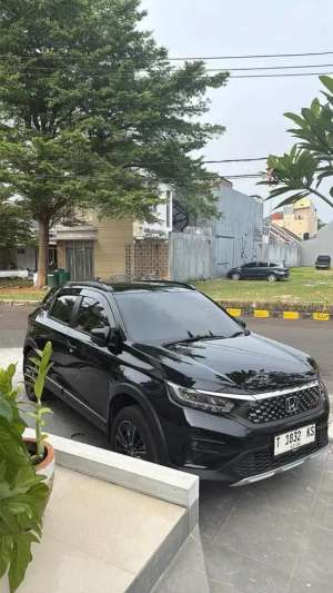 Jual bekas Honda WRV rs 2025 low KM 8000an,lokasi di Karawang Kab.