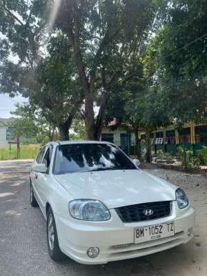 Hyundai Accent 1.500 CC Manual lokasi di  , tersedia melalui melalui situs Olx