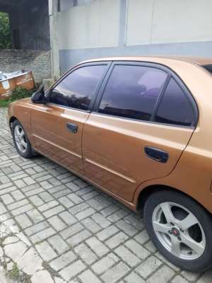 Hyundai Accent Verna 2004 lokasi di  , tersedia melalui melalui situs Olx