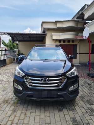 Hyundai Santa Fe 2013 Diesel lokasi di  , tersedia melalui melalui situs Olx