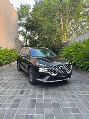 Hyundai Santa Fe 2.2D Signature lokasi di  , tersedia melalui melalui situs Olx