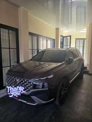Hyundai Santa Fe Signature 2.2 Diesel lokasi di  , tersedia melalui melalui situs Olx