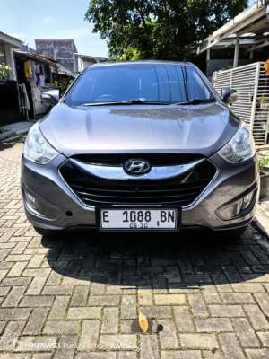 Hyundai Tucson 2.0 GLS AT lokasi di  , tersedia melalui melalui situs Olx
