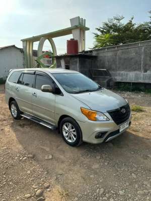 Innova V Luxury AT 2011 siap pakai lokasi di  , tersedia melalui melalui situs Olx