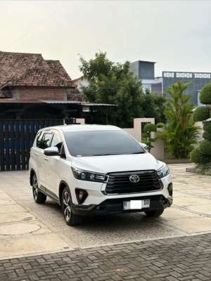 Innova Venturer diesel matic 2021 Kondisi Seperti baru lokasi di  , tersedia melalui melalui situs Olx