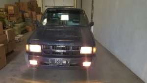 Isuzu 2016 pick up hitam lokasi di  , tersedia melalui melalui situs Olx