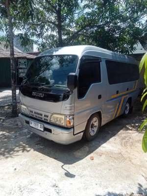 Isuzu Elf 2013 Diesel lokasi di  , tersedia melalui melalui situs Olx