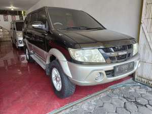 Isuzu Grand touring 2005 Diesel lokasi di  , tersedia melalui melalui situs Olx