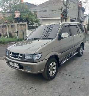 Isuzu Panther 2004 Diesel lokasi di  , tersedia melalui melalui situs Olx