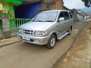 Isuzu Panther LS 2001 lokasi di  , tersedia melalui melalui situs Olx