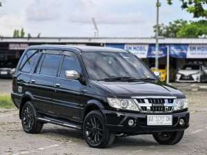 Isuzu Panther LS Turbo Black 2010 Manual Plat AA Super Istimewa lokasi di  , tersedia melalui melalui situs Olx