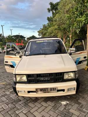 Isuzu Panther PU Istimewa lokasi di  , tersedia melalui melalui situs Olx