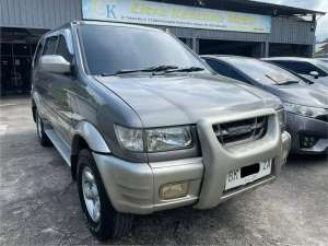 Isuzu Panther Touring 2.5 Turbo 2004 lokasi di  , tersedia melalui melalui situs Olx