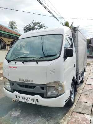 Jual bekas Isuzu Traga Box 2020 Siap Pakai,lokasi di Salatiga Kota