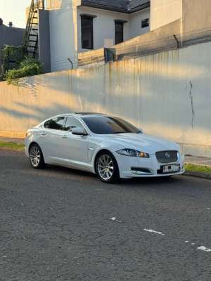 Jual bekas Jaguar XF 3.0 2013 White Putih Mobil Bekas 2014 2012 dijual Cepat Bu,lokasi di  