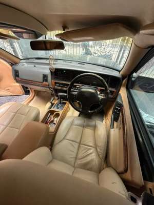 Jeep Cherokee 2001 Bensin lokasi di  , tersedia melalui melalui situs Olx