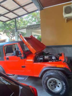 Jeep cj7 1984 orange lokasi di  , tersedia melalui melalui situs Olx
