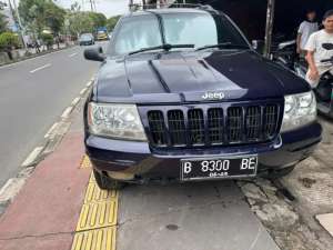 Jual bekas Jeep grand cherokee 2001 AT siap pakai,lokasi di  