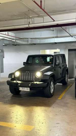 Jeep Rubicon 2011 Bensin lokasi di  , tersedia melalui melalui situs Olx