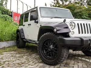 Jeep Wrangler 2011 Bensin lokasi di  , tersedia melalui melalui situs Olx