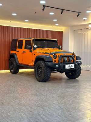 Jual bekas Jeep Wrangler Rubicon 3.6L 2013 Odo 62 Ribu Record Antik Bergaransi,lokasi di Jakarta Utara