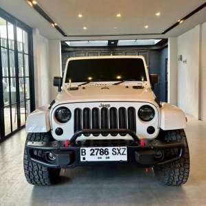 Jual bekas Jeep wrangler Sahara 3.6 AT 2012,lokasi di Malang Kota