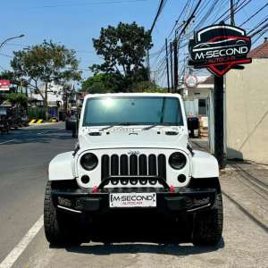 Jual bekas Jeep Wrangler Sahara 3.6 AT 2012,lokasi di Semarang Kota